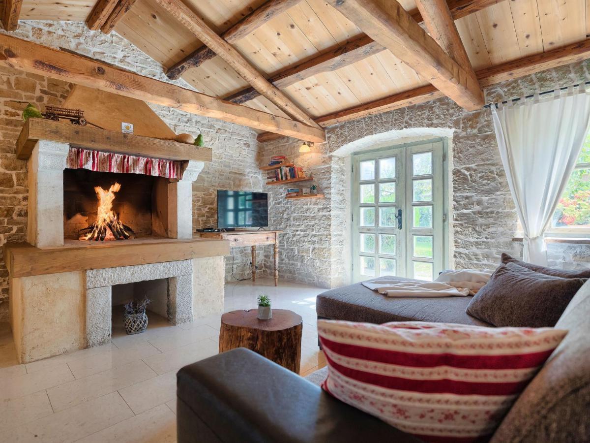 Hrelja - Roj418 By Interhome